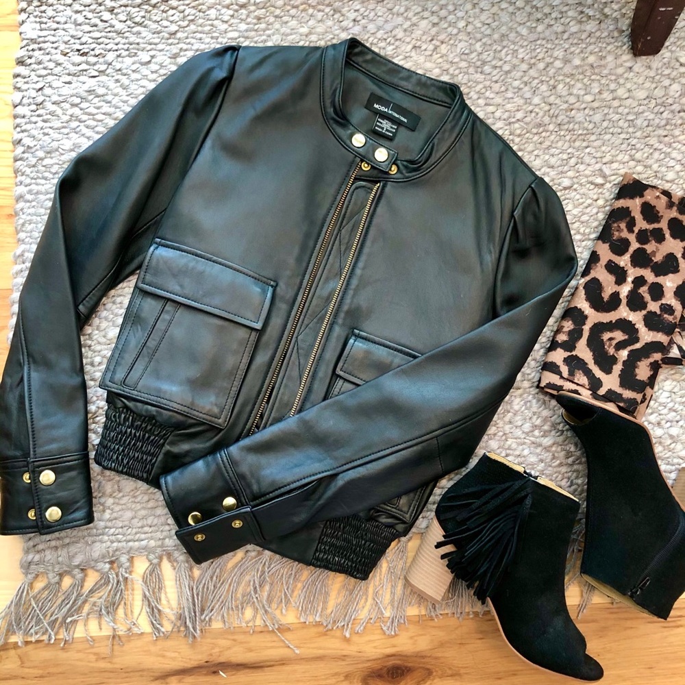 NWOT Cropped moda international genuine leather jacket